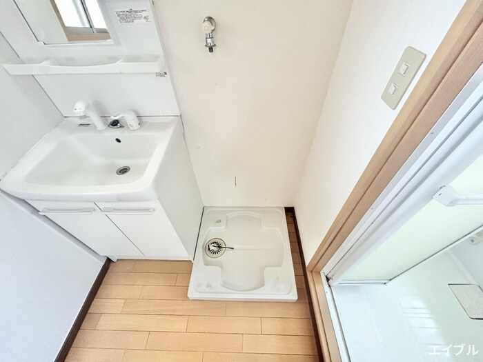 物件内観写真15　(洗濯機置場)