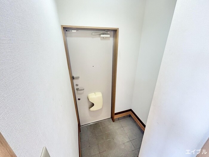 物件内観写真16　(玄関)