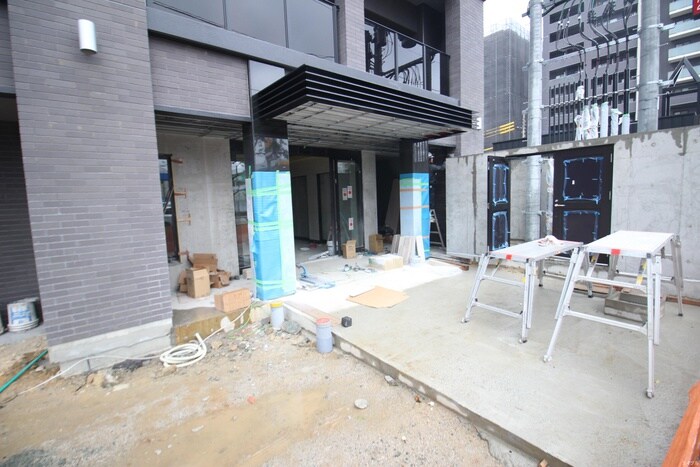 物件外観写真3　(エントランス部分)