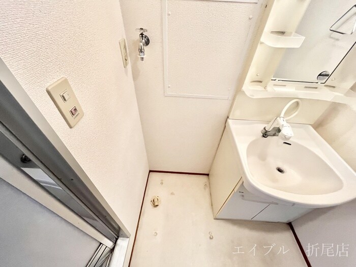 物件内観写真12　(洗濯機置場)