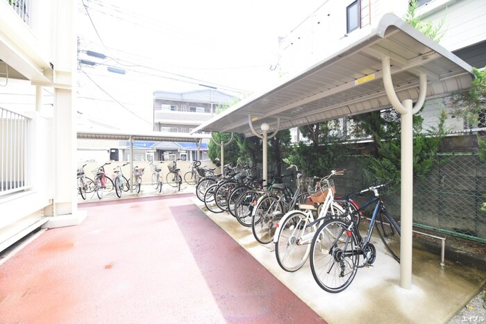 物件外観写真4　(駐輪場)