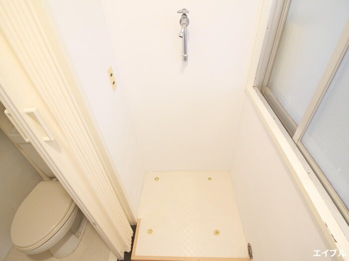 物件内観写真13　(洗濯機置場)