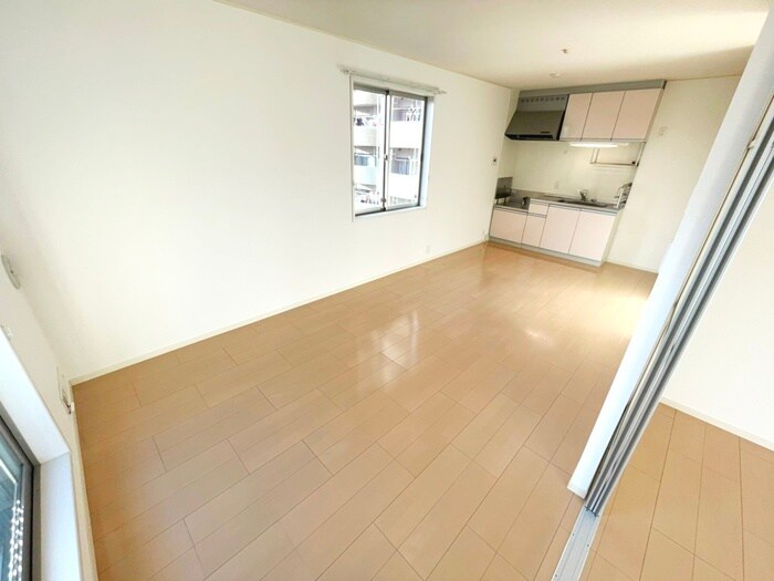 物件内観写真3　(居室)