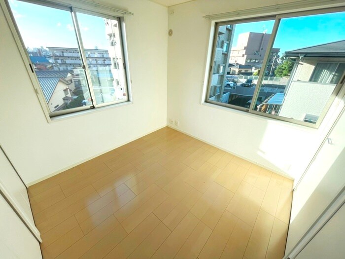 物件内観写真4　(居室)