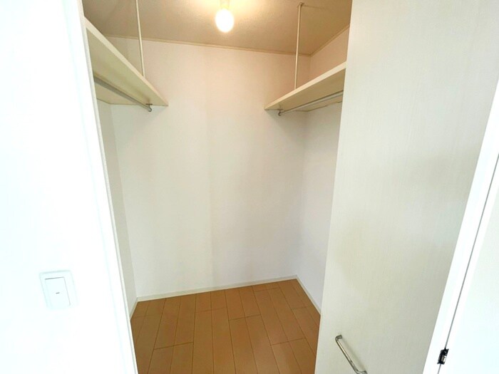 物件内観写真6　(収納)