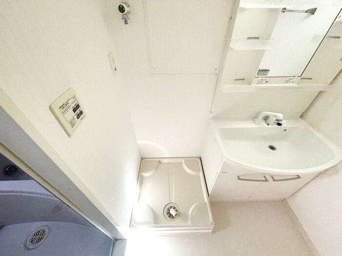 物件内観写真13　(洗濯機置場)