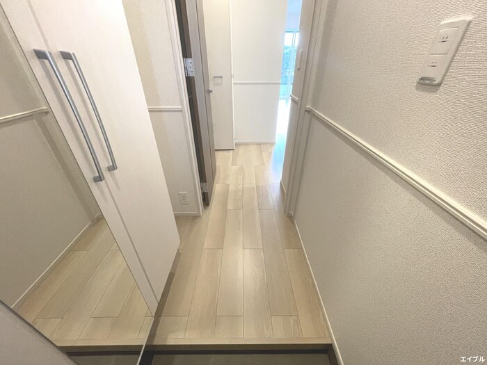物件内観写真12　(玄関)