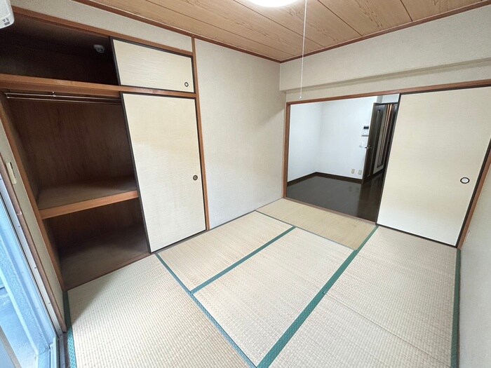 物件内観写真4　(居室)