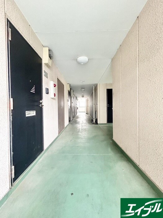 物件外観写真5　(エントランス部分)