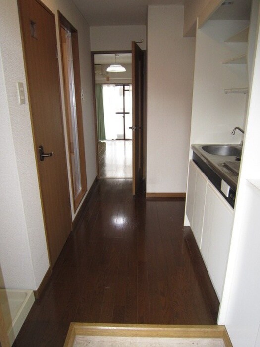 物件内観写真11　(玄関)