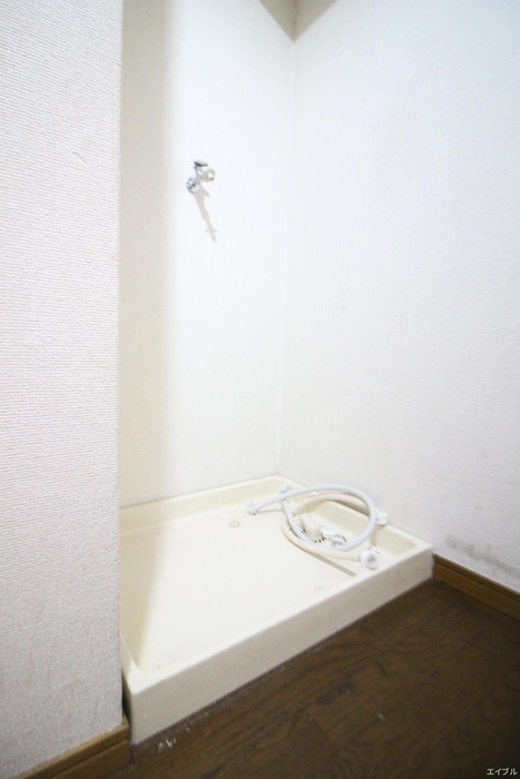 物件内観写真18　(洗濯機置場)