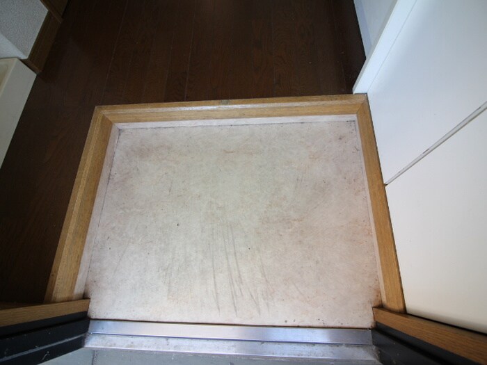 物件内観写真18　(玄関)