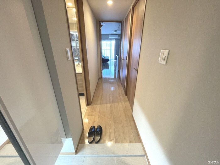 物件内観写真12　(玄関)