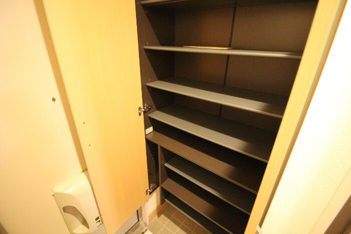 物件内観写真8　(靴箱)