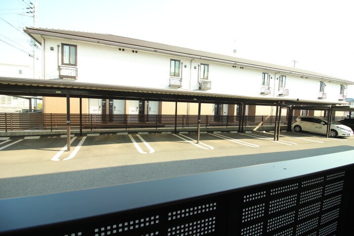 物件内観写真10　(室内からの展望)