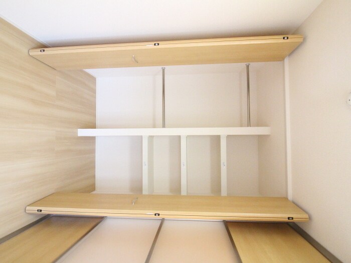 物件内観写真12　(収納)