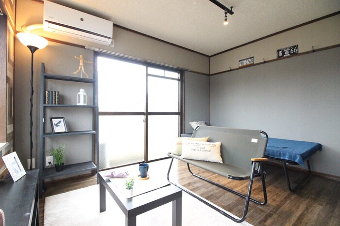 物件内観写真2　(居室)