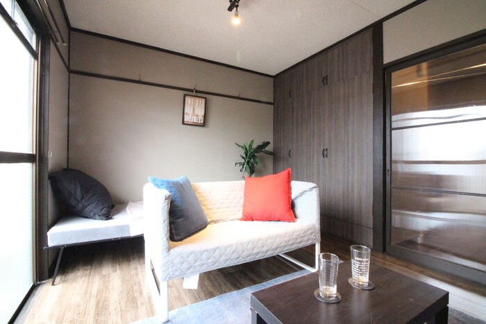 物件内観写真2　(居室)