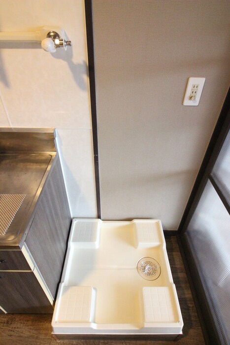 物件内観写真8　(洗濯機置場)