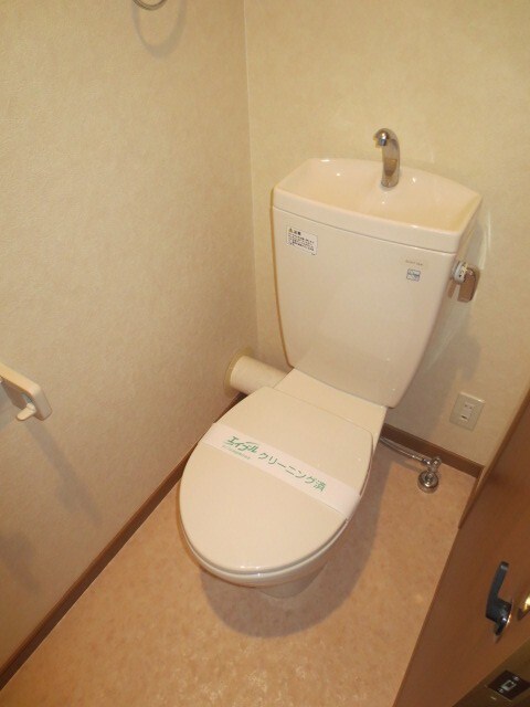 物件内観写真13　(トイレ)