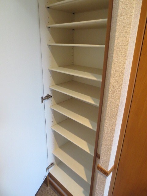 物件内観写真15　(靴箱)