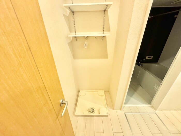 物件内観写真9　(洗濯機置場)