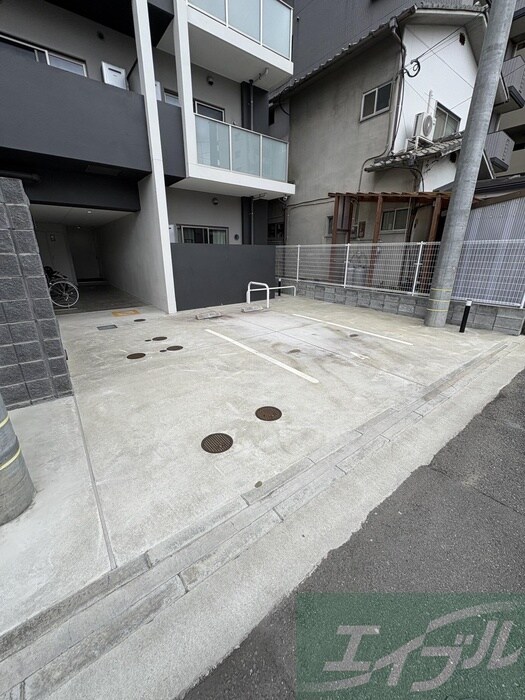 物件外観写真2　(駐車場)