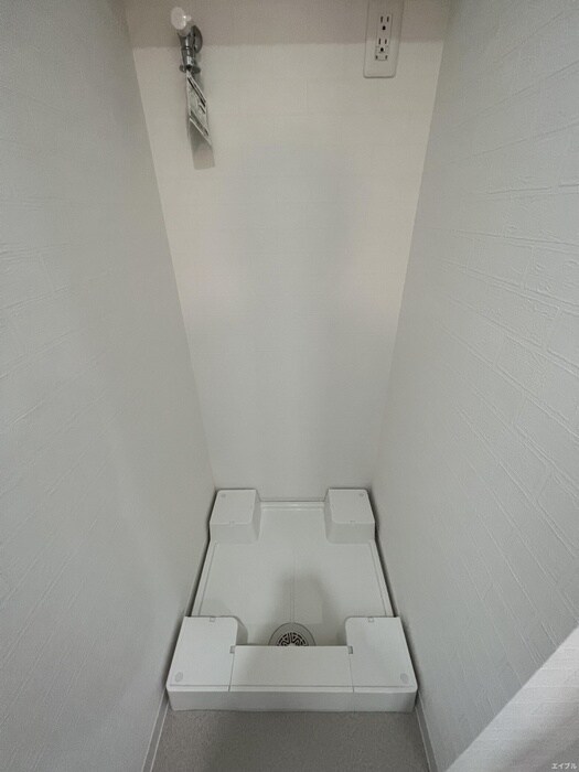 物件内観写真13　(洗濯機置場)