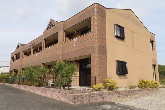 物件外観写真6　(エントランス部分)