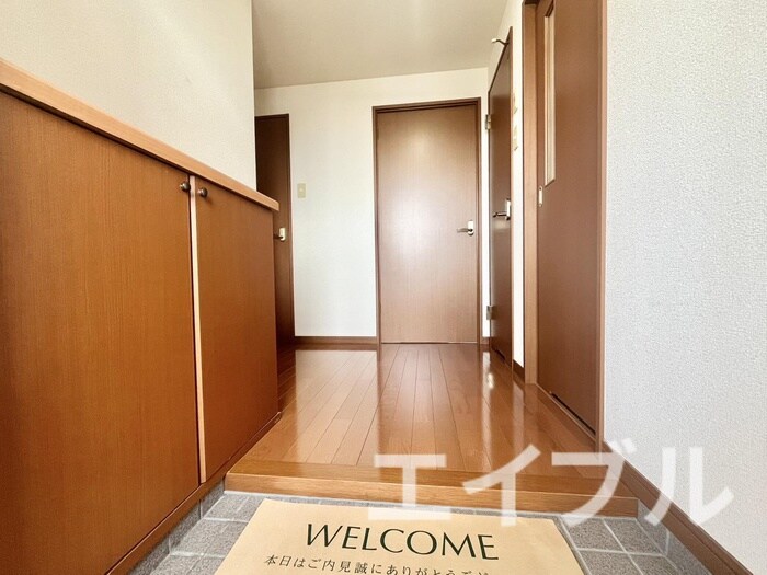 物件内観写真18　(玄関)