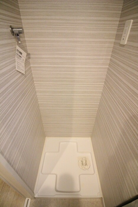 物件内観写真11　(洗濯機置場)