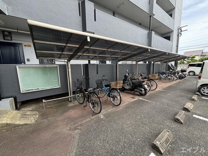 物件外観写真5　(駐輪場)