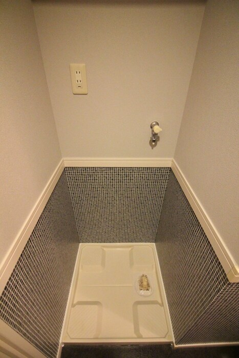 物件内観写真7　(洗濯機置場)