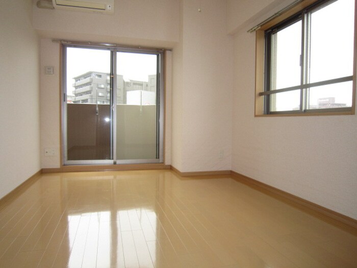 物件内観写真4　(居室)