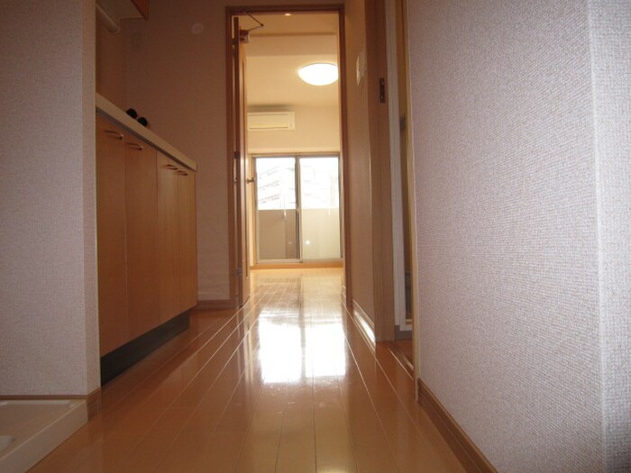 物件内観写真12　(廊下)