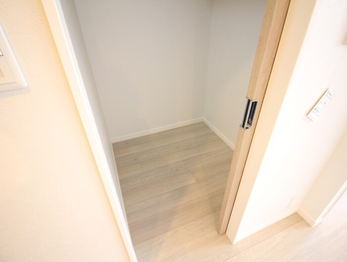 物件内観写真11　(収納)