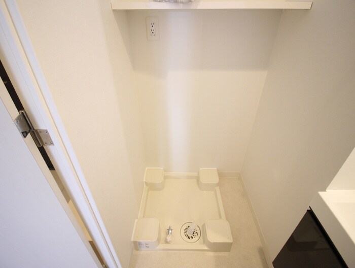 物件内観写真13　(洗濯機置場)