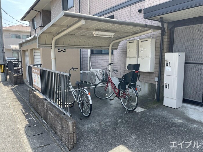 物件外観写真6　(駐輪場)