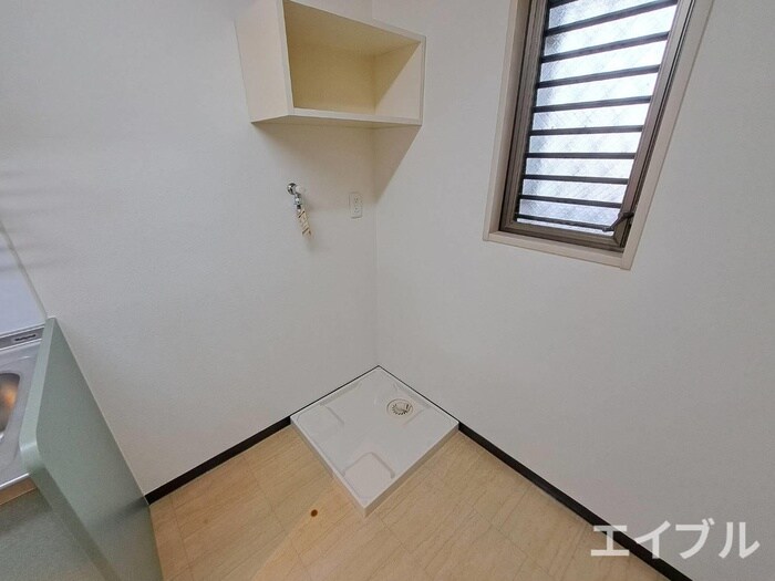 物件内観写真13　(洗濯機置場)