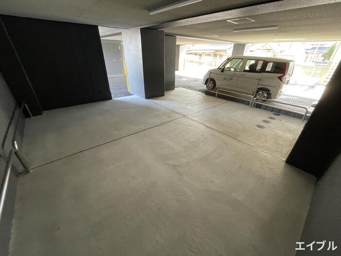 物件外観写真3　(駐輪場)