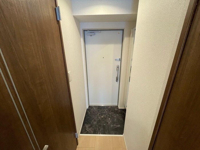 物件内観写真9　(玄関)
