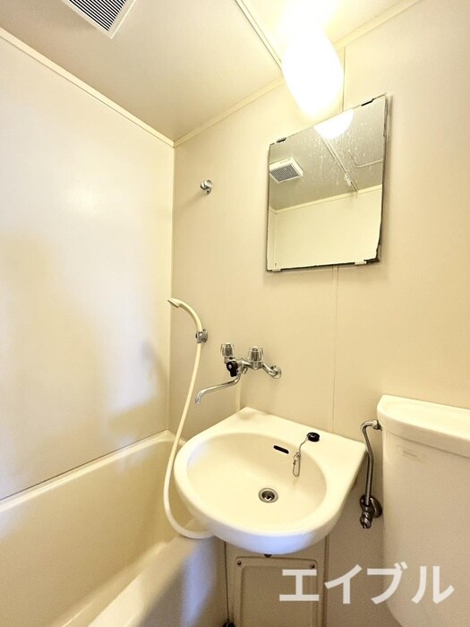 物件内観写真8　(洗面)