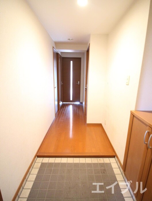 物件内観写真16　(玄関)