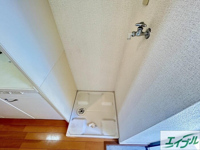 物件内観写真14　(洗濯機置場)