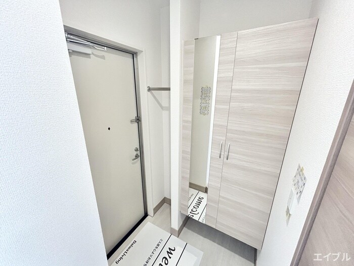 物件内観写真16　(玄関)