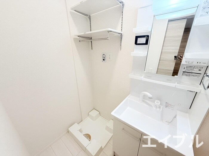 物件内観写真11　(洗濯機置場)