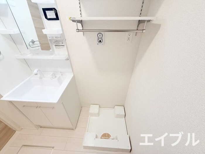 物件内観写真11　(洗濯機置場)