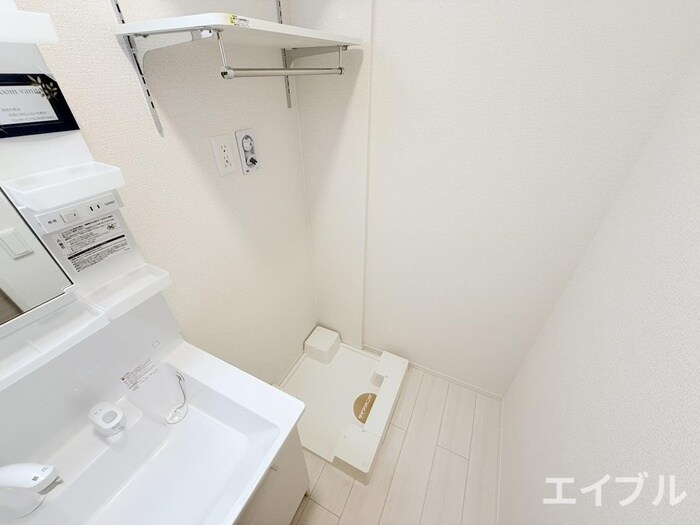 物件内観写真11　(洗濯機置場)