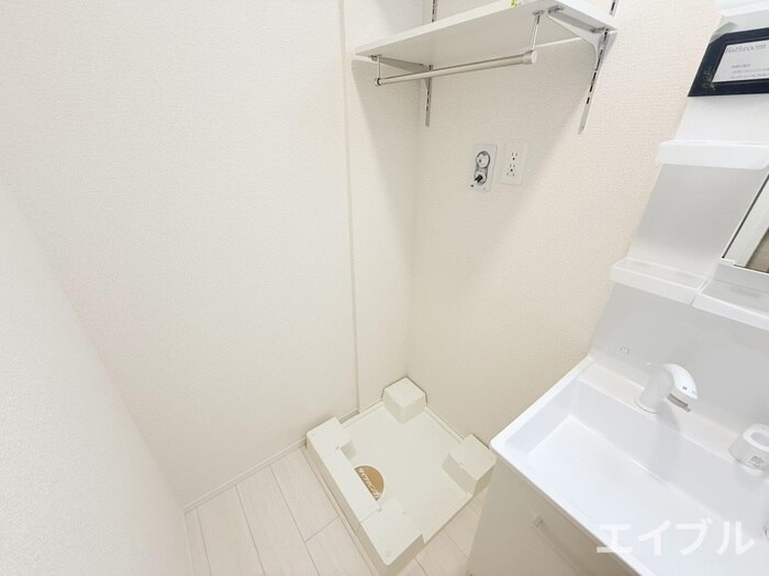 物件内観写真11　(洗濯機置場)