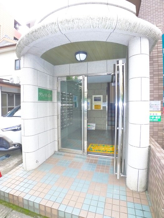 物件外観写真4　(エントランス部分)